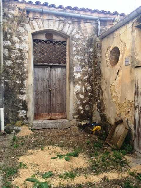Terreno edificabile residenziale in vendita a Ventimiglia Di Sicilia