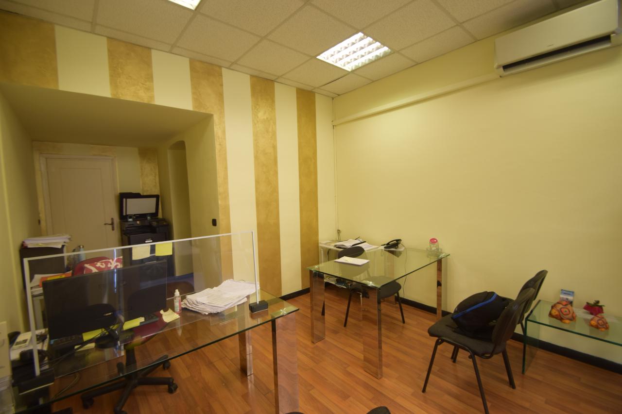 Negozio in Via Pisacane, Genova - Foto 1