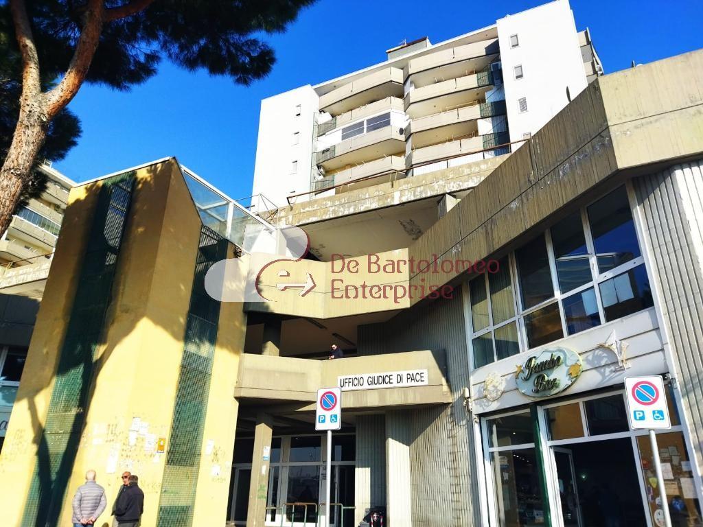 Ufficio in Viale Europa 73, Bari, {3} - Foto 1