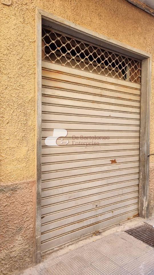 Negozio in Via Isonzo 76, Bari, {3} - Foto 1