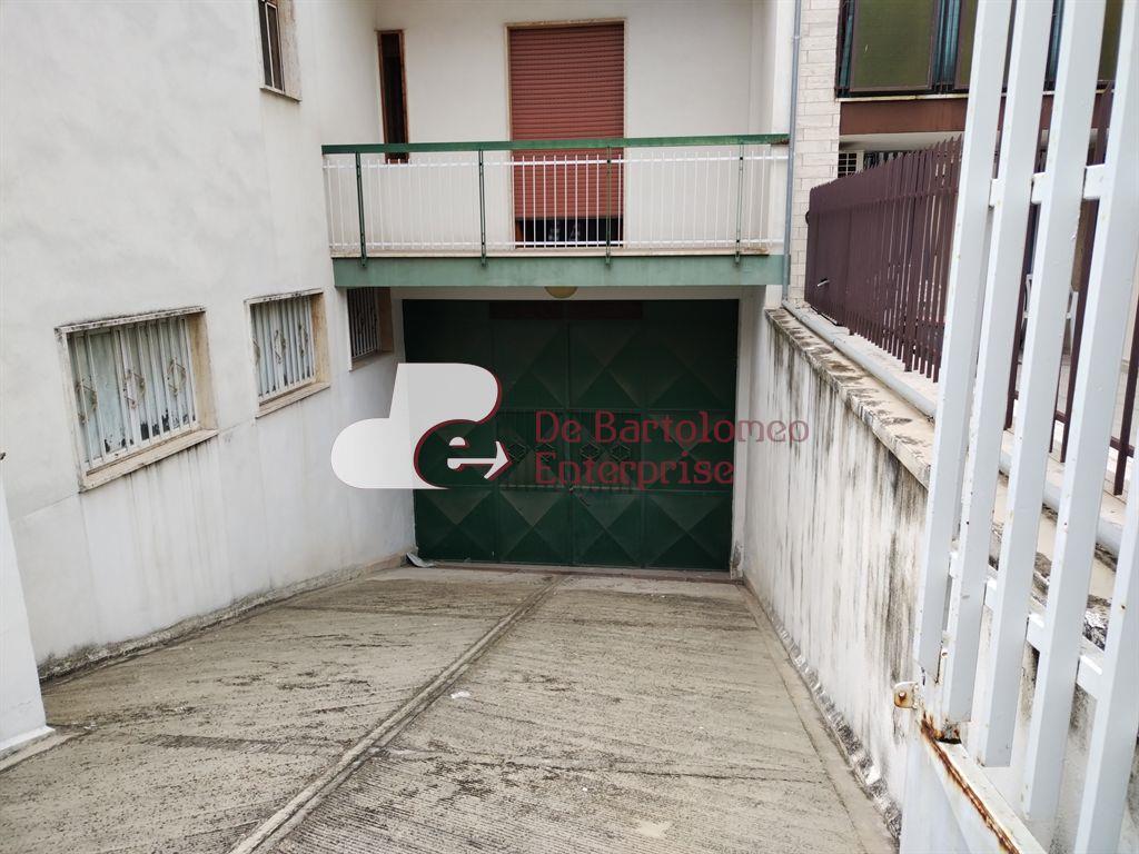 Magazzino in Via Papa Pio XII, Capurso, {3} - Foto 1