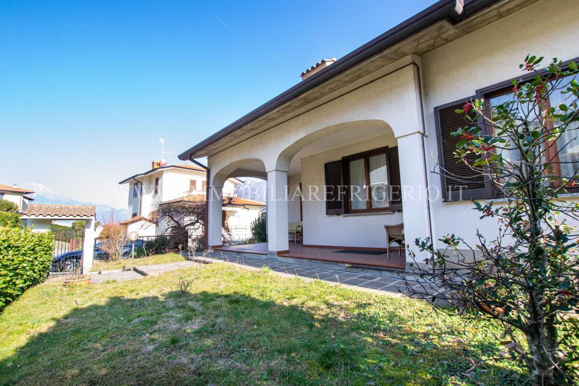 Villa in vendita a Olginate