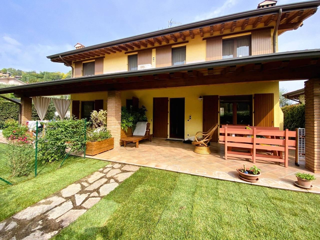 Villa in vendita a Padenghe Sul Garda