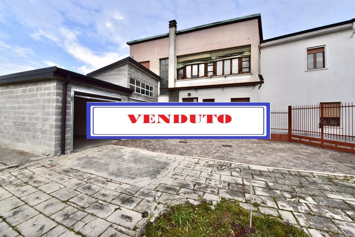 Porzione di casa in vendita a Varedo