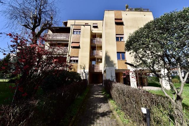 Trilocale in Via Borromeo d'Adda 56, Solaro - Foto 1