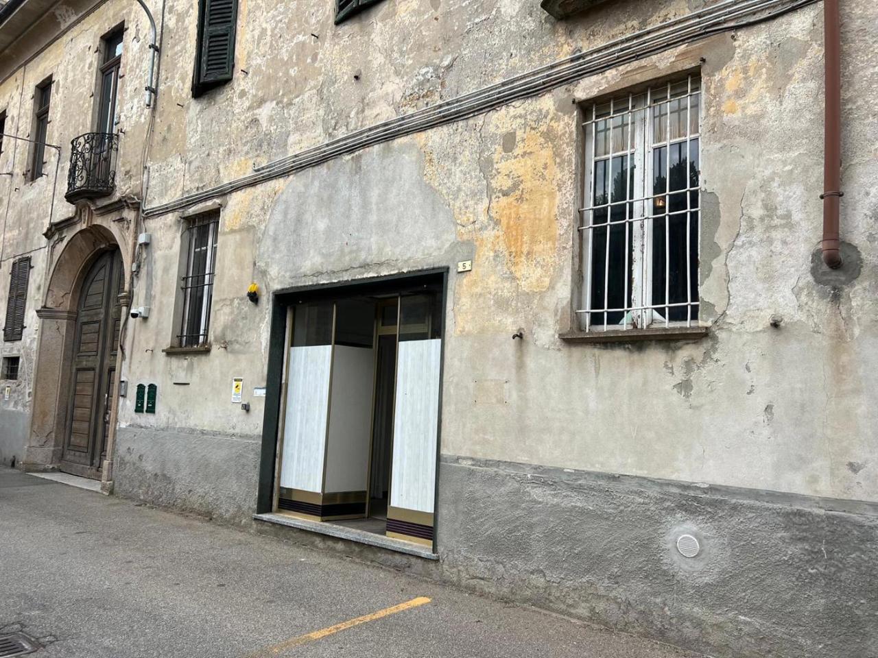 Negozio in Via Marconi 3, Borgolavezzaro, {3} - Foto 1
