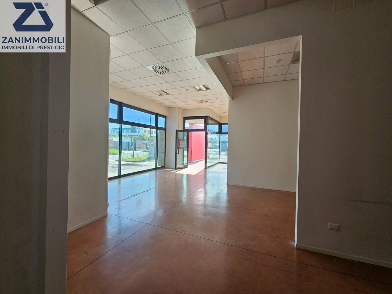 Ufficio in Via San Pio X 31, Castelfranco Veneto, {3} - Foto 2
