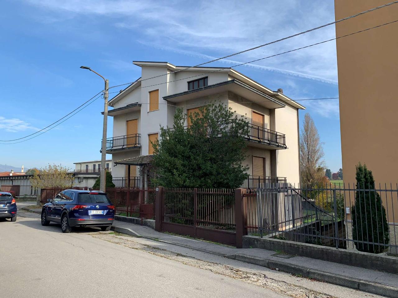 Villa unifamiliare in vendita a Giussano
