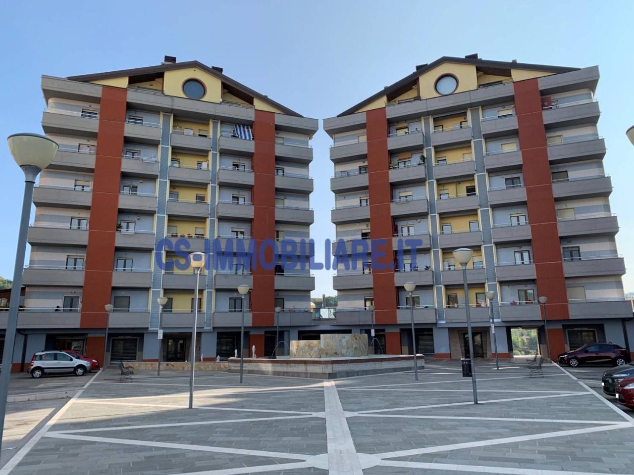 Negozio in Via delle Medaglie Olimpiche, Potenza - Foto 1