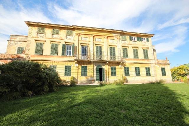 Mansion in Via Carrara 27, Capannori - Photo 1