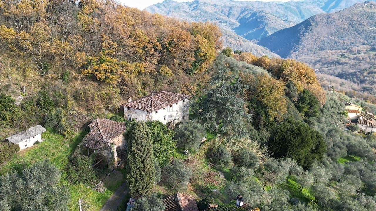 casale in vendita a Lucca in zona Mutigliano