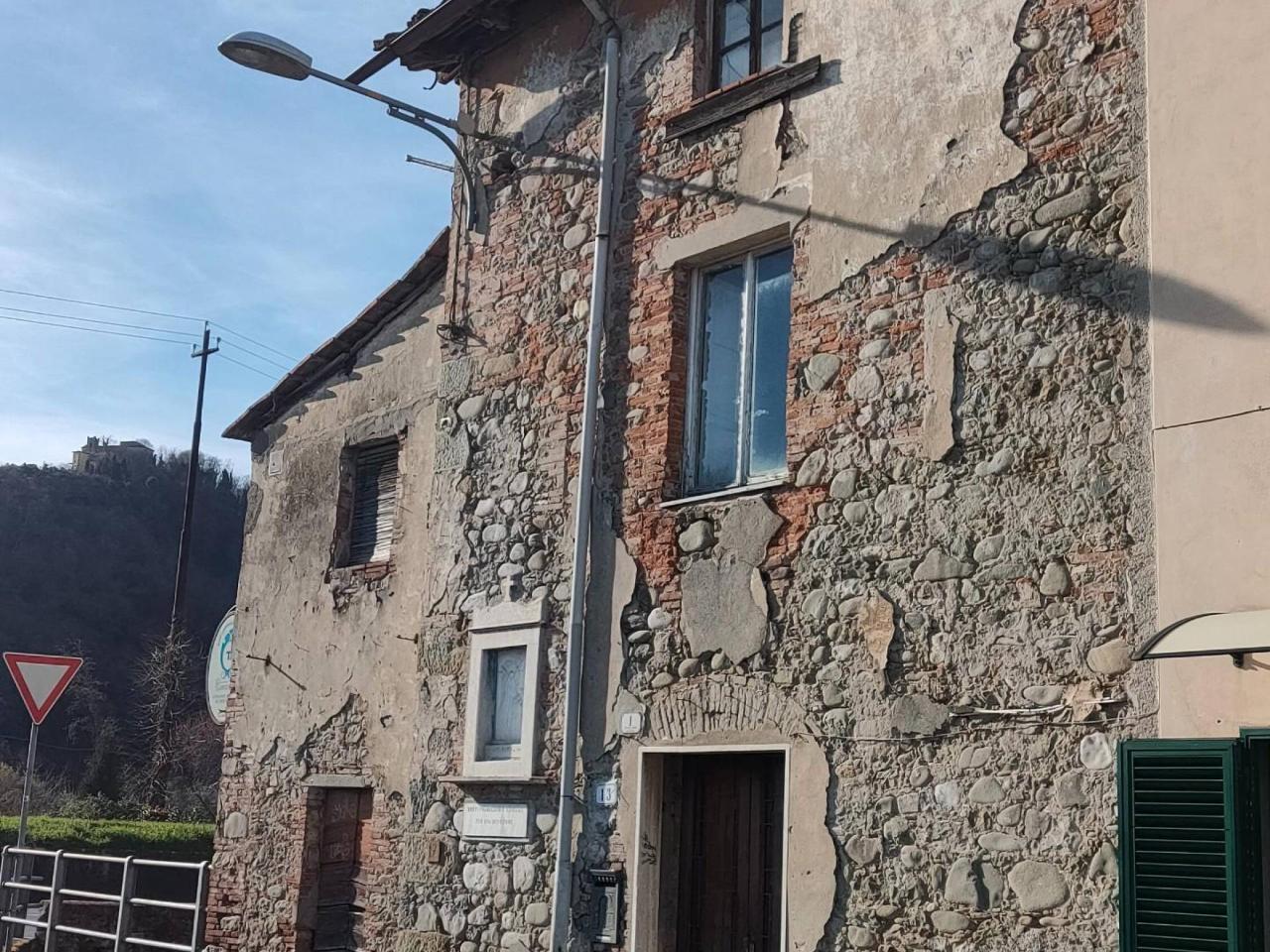 casa indipendente in vendita a Lucca in zona Ciciana