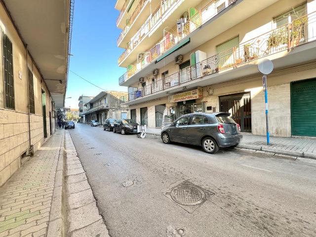 Geschäft in Via Giulio Cesare 26, Melito di Napoli - Foto 1