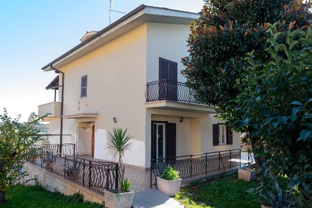 Villa in {3}, Via dei Frati Crociferi 41 - Foto 1