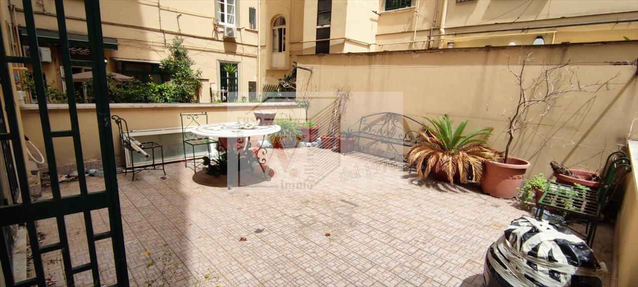 appartamento in vendita a Napoli in zona Vicaria