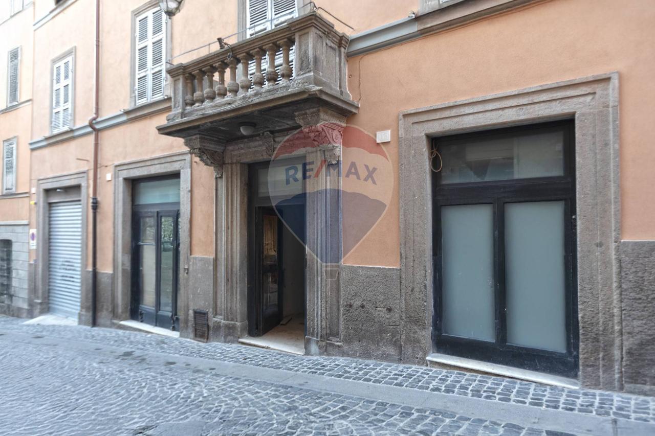 Negozio in Via Orologio Vecchio 12, Viterbo, {3} - Foto 1