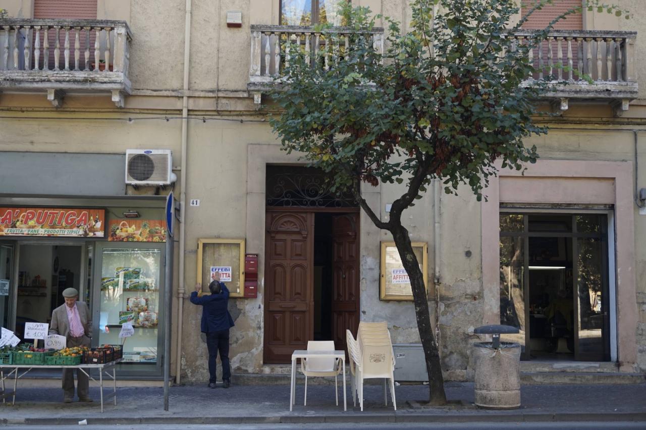 Laboratorio in Corso Umberto 30, Cosenza, {3} - Foto 2