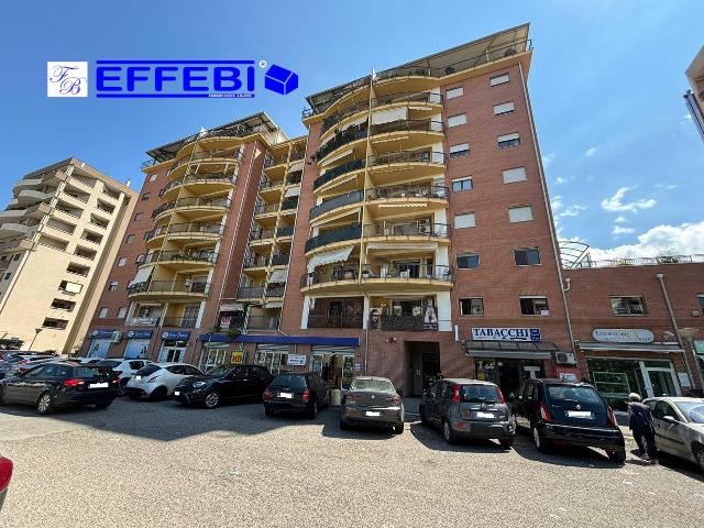 Vierzimmerwohnung in {3}, Viale Giacomo Mancini - Foto 1