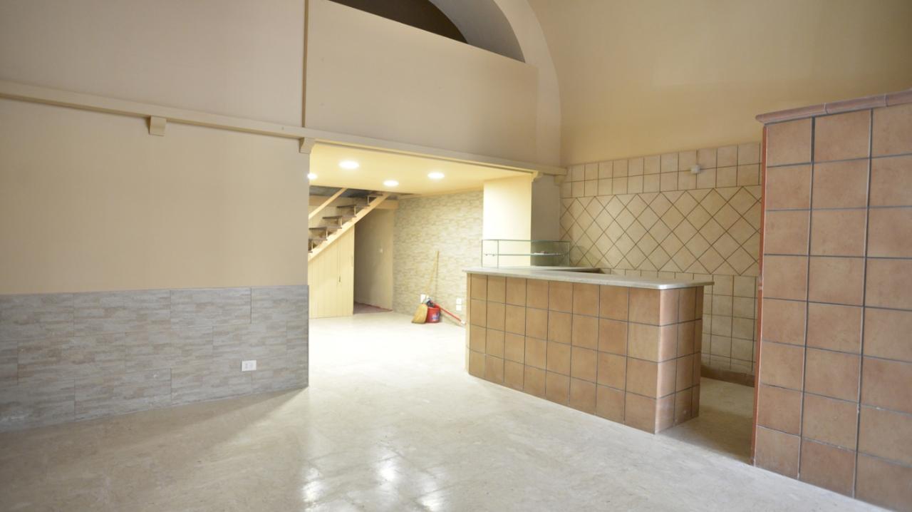 Negozio in Via Quintino Sella  49, Bari, {3} - Foto 1