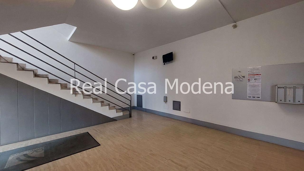 Ufficio in Via Cagliostro, Modena, {3} - Foto 1