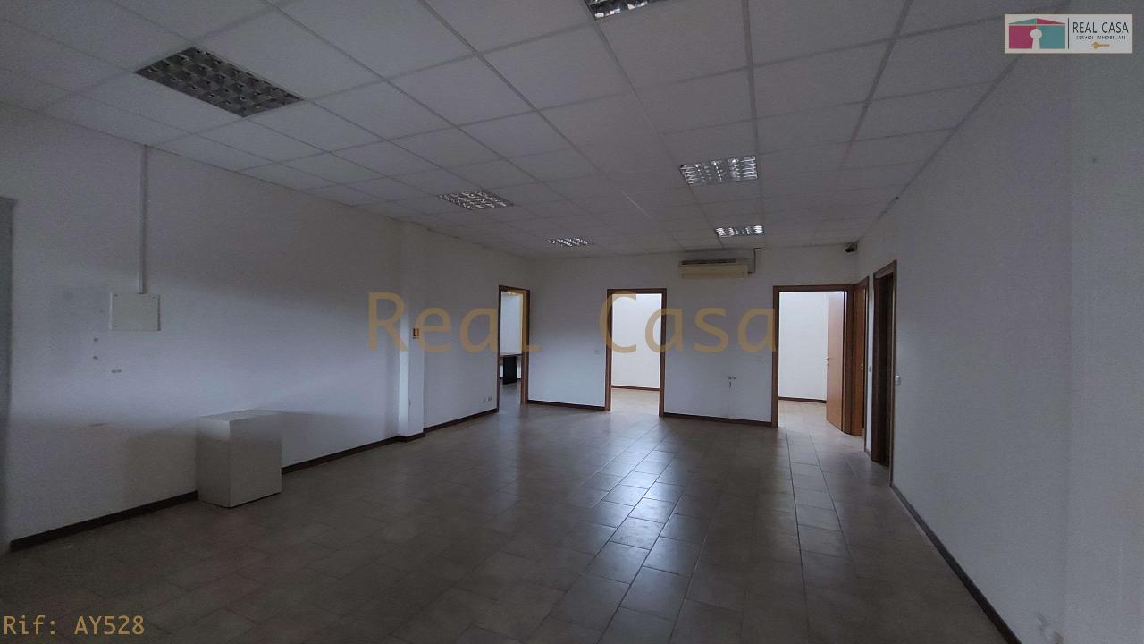 Palazzina commerciale in Via Livingstone , Modena, {3} - Foto 2