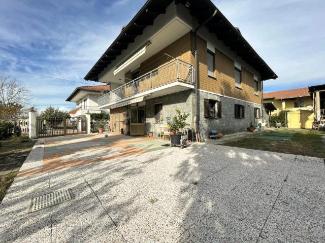 Mansion in Via Orco 50, Chivasso - Photo 1