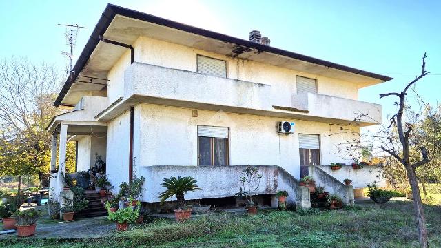 Casa indipendente in Str. della Segheria 191, Latina - Foto 1