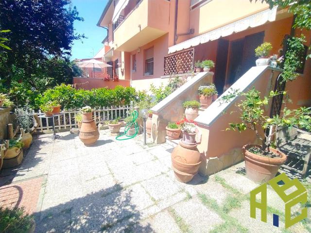 2-room flat in Via Diacinto Cestoni  27, Rosignano Marittimo - Photo 1