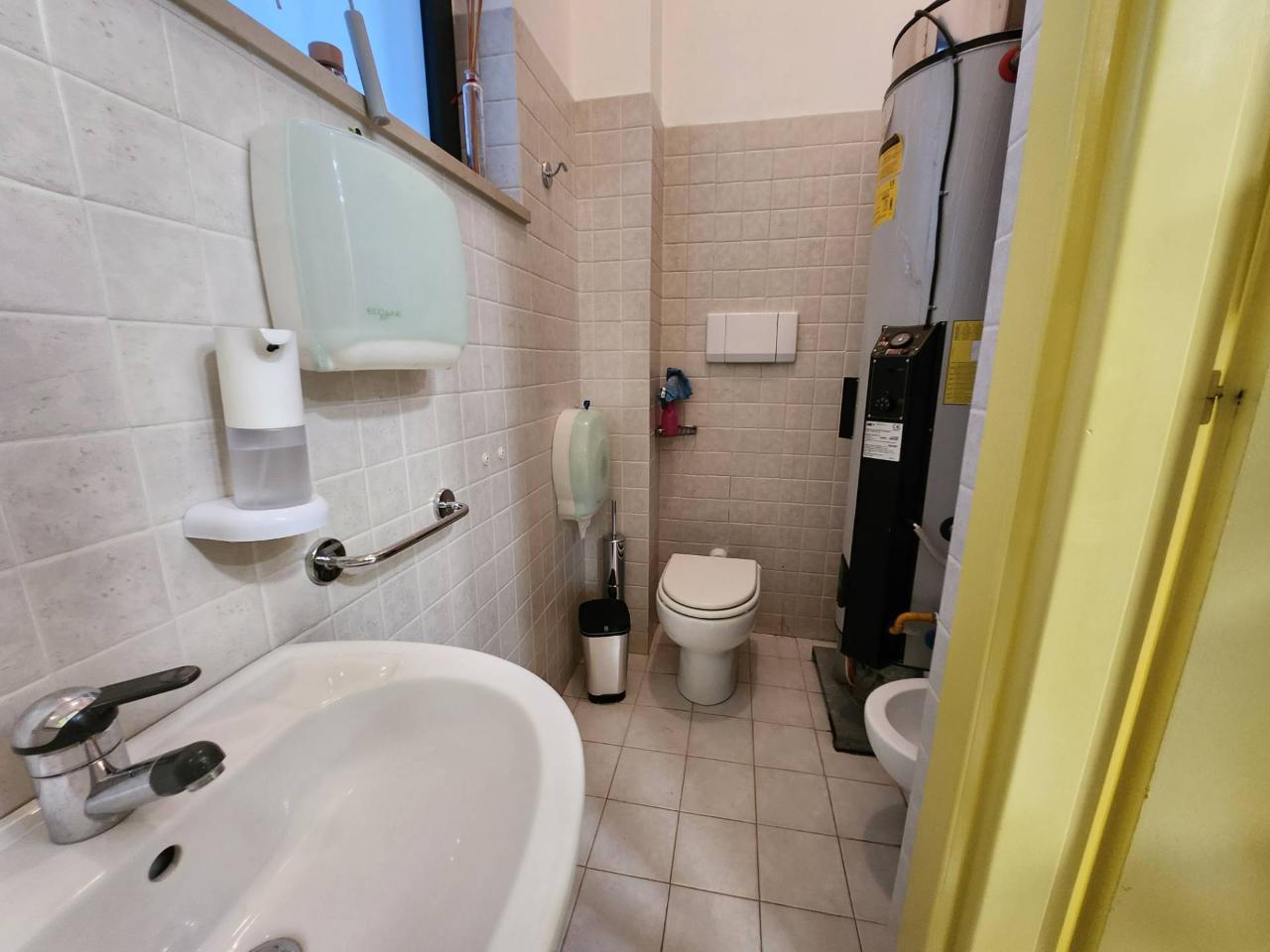Negozio in Viale Crucioli, Teramo, {3} - Planimetria 1