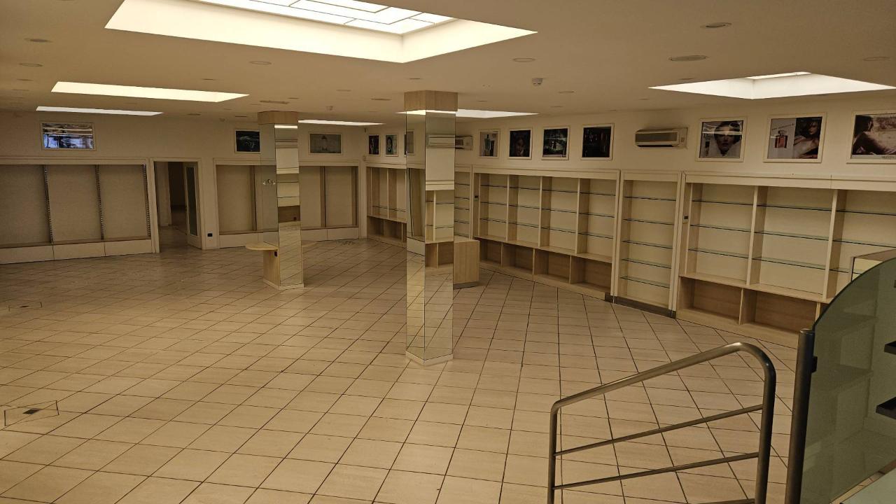 Negozio in Via Canale Molinetto 27, Ravenna - Foto 1