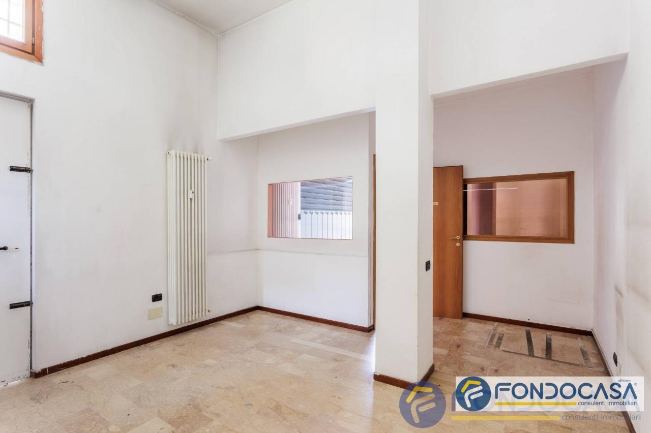 Negozio in Via Agnesi 8, Bovisio-Masciago, {3} - Foto 2