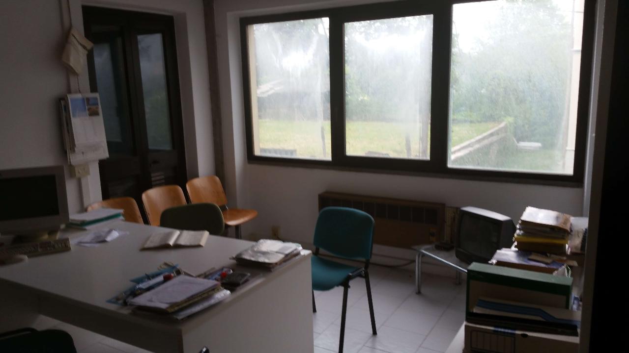 Ufficio in , Castelnuovo Di Garfagnana, {3} - Foto 2