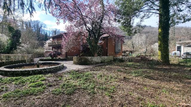 Single-family villa in Via G. Pascoli 30, Castelnuovo di Garfagnana - Photo 1