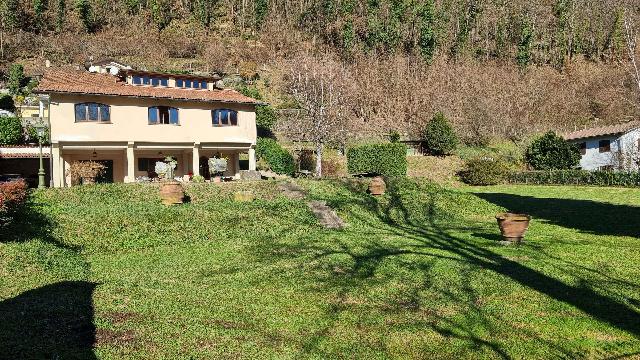 Single-family villa in Via Pascoli, Castelnuovo di Garfagnana - Photo 1