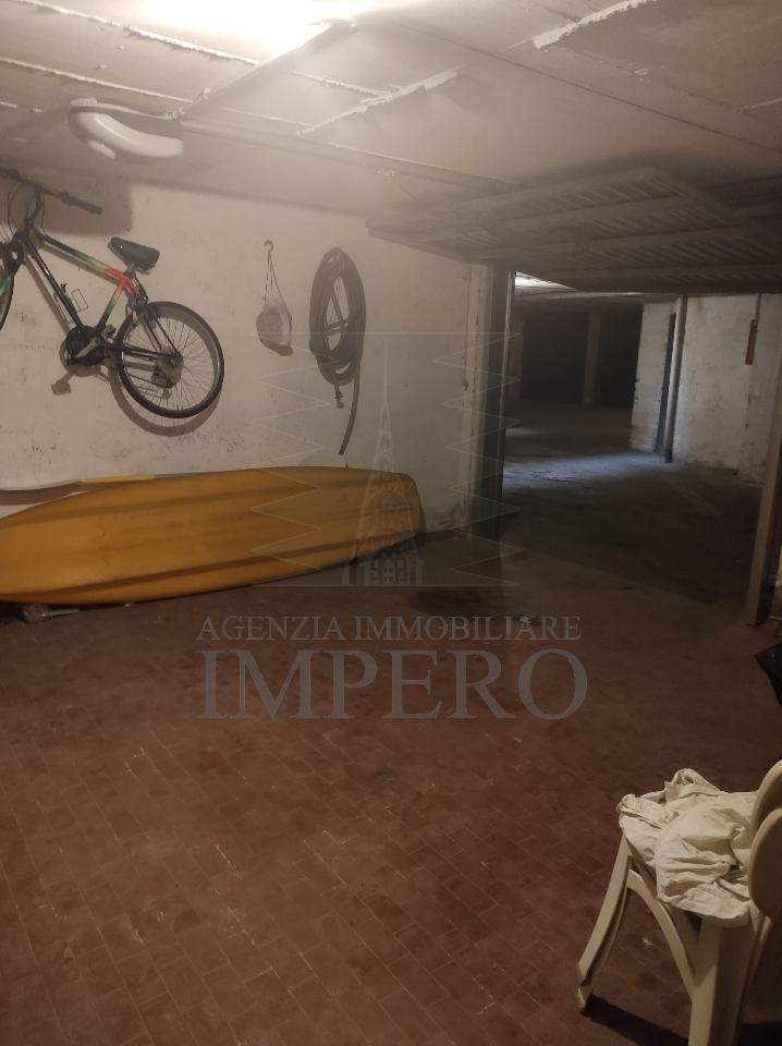 Parcheggio chiuso in Passeggiata Trento Trieste 11, Ventimiglia, {3} - Foto 2