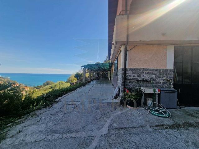 Villa in Via M.Buonarroti 27, Ventimiglia - Foto 1