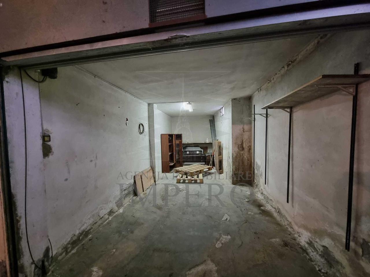 Parcheggio chiuso in Via Papa Giovanni XXIII 18, Ventimiglia, {3} - Foto 1