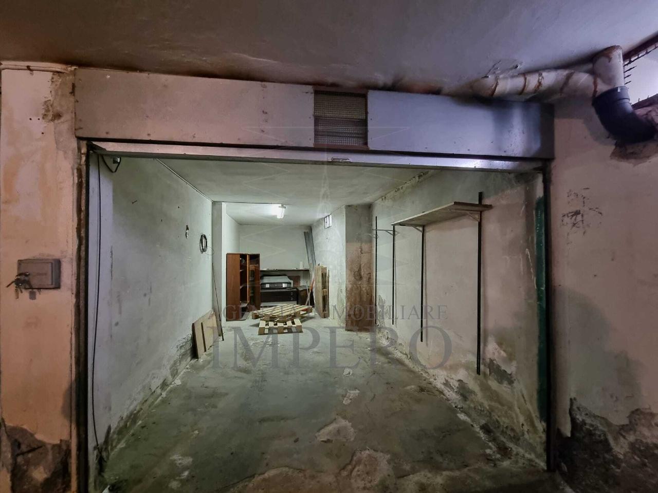 Parcheggio chiuso in Via Papa Giovanni XXIII 18, Ventimiglia, {3} - Foto 2