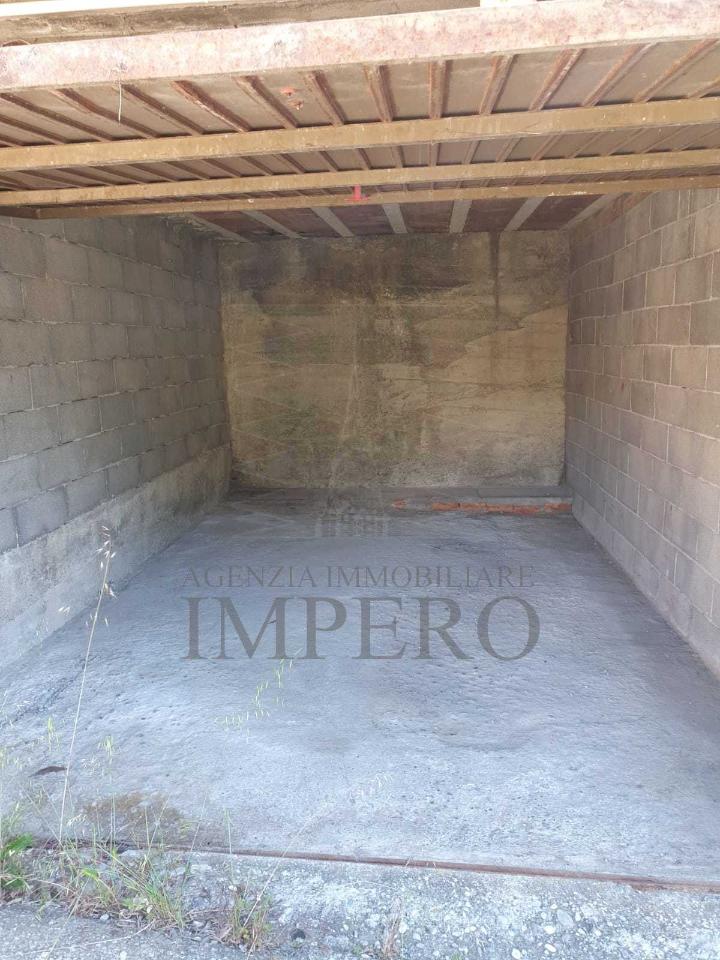 Parcheggio chiuso in Via Maneira 22, Ventimiglia, {3} - Foto 2