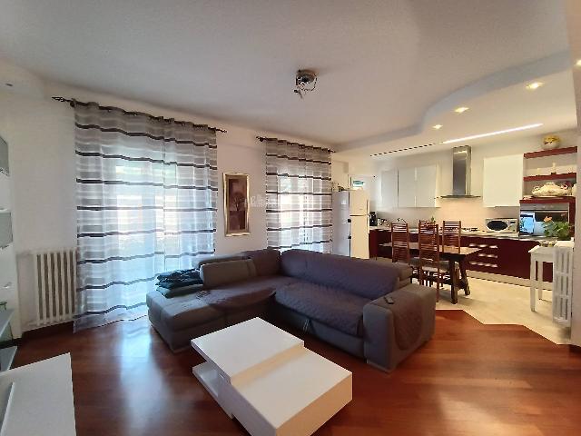 4-room flat in Via Fratelli Rosselli, Grottammare - Photo 1