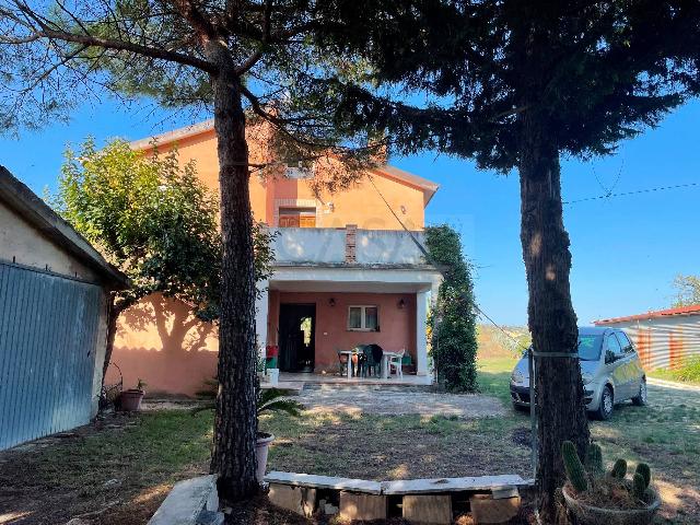 Detached house in Contrada Sant' Egidio, Monsampolo del Tronto - Photo 1