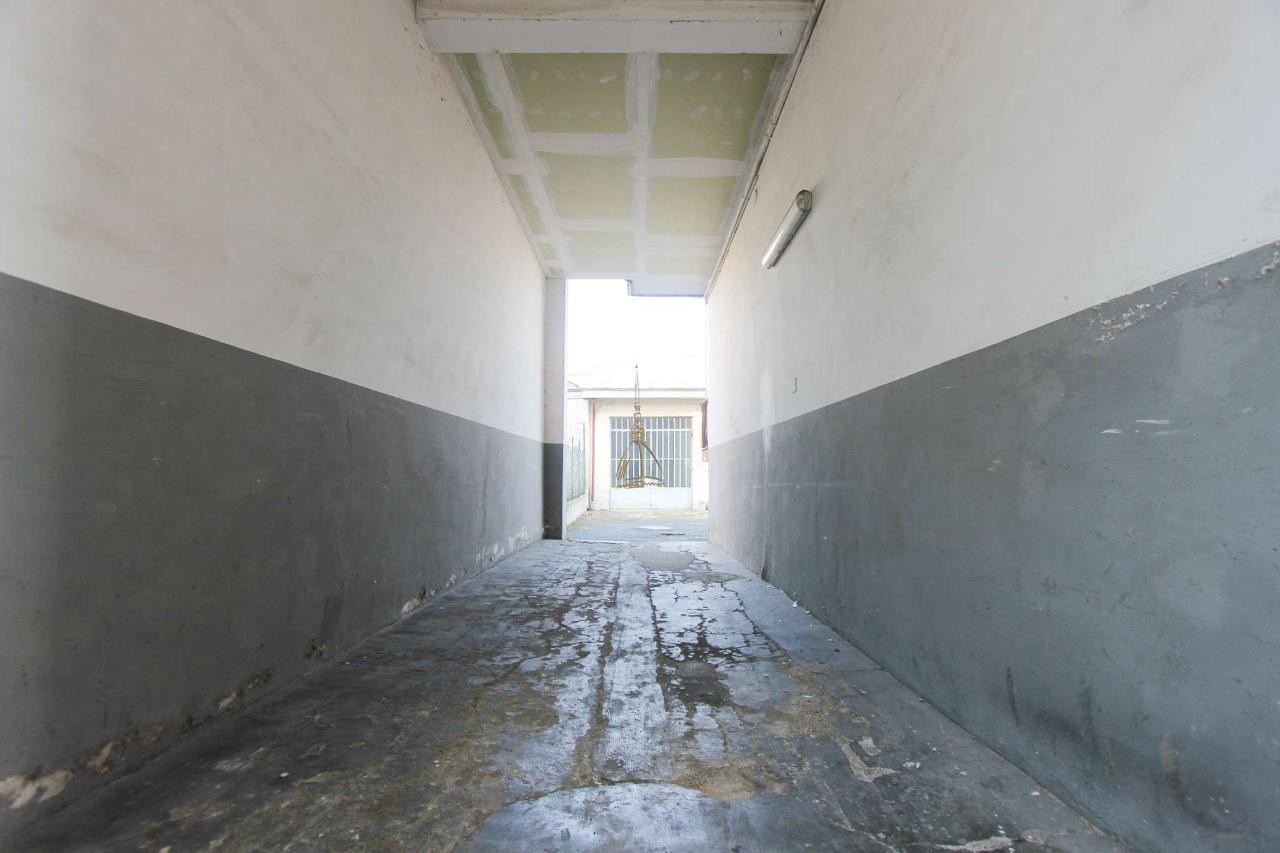 Magazzino in Via Nazario Sauro 27, Nichelino, {3} - Foto 1