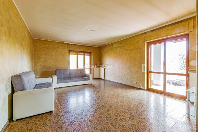 4-room flat, Casalpusterlengo - Photo 1