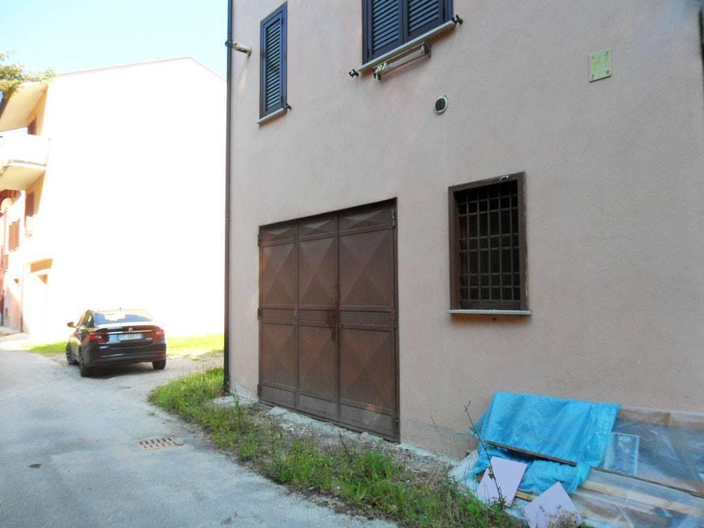 Magazzino in , Castelfranci, {3} - Foto 1