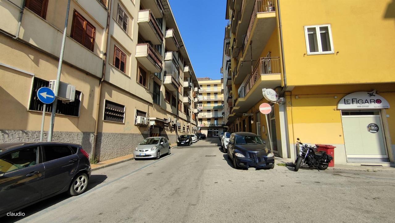 Negozio in Via Campane, Avellino, {3} - Foto 2