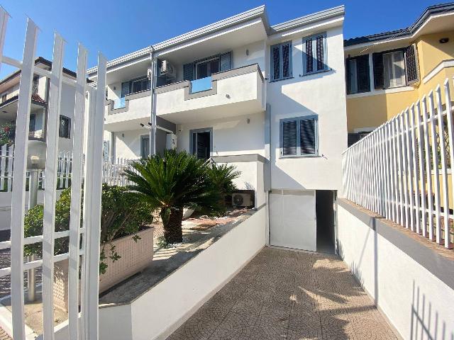 Terraced house in Via Lago Patria, Giugliano in Campania - Photo 1