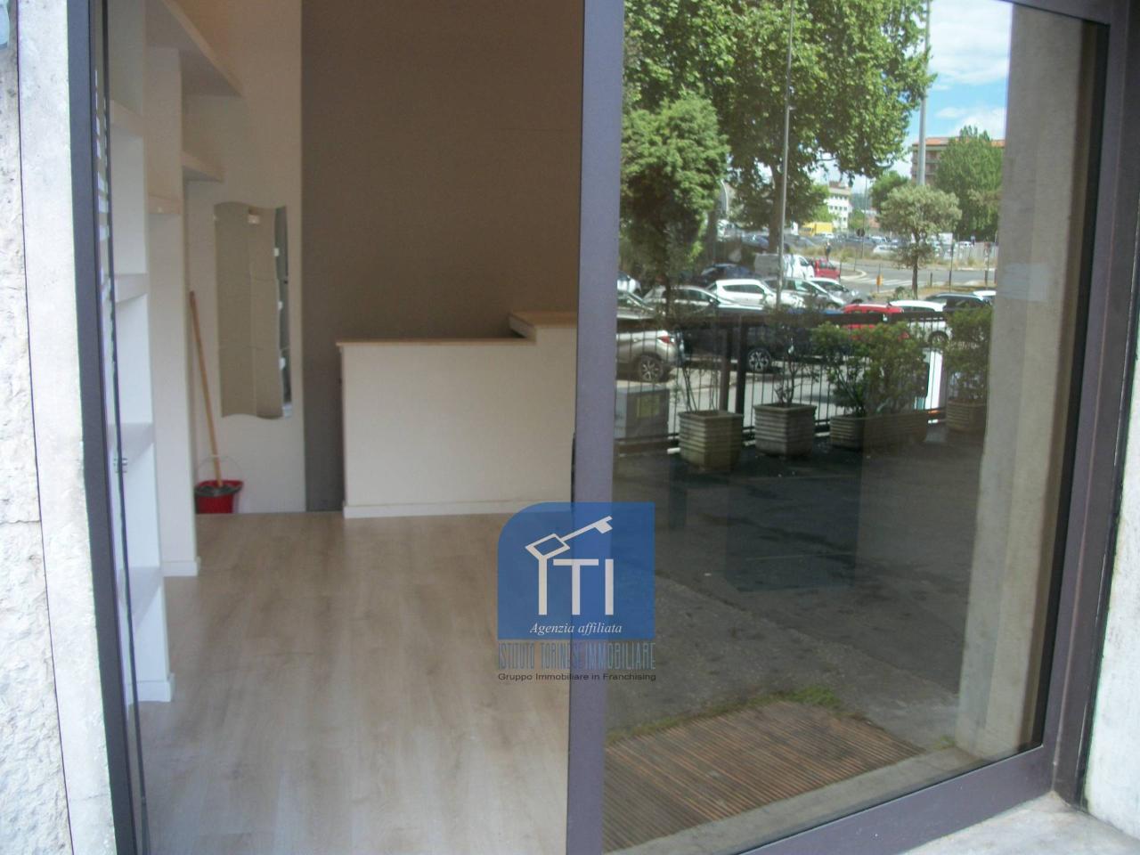 Negozio in Via Capitan Bavastro 74, Roma, {3} - Foto 2