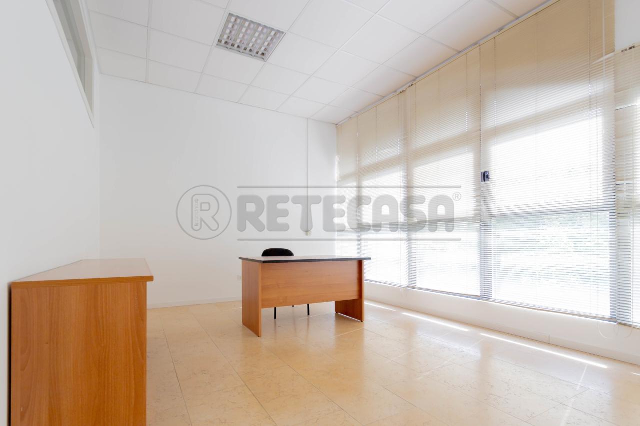 Ufficio in Via Ca’ del Luogo 8f, Bolzano Vicentino, {3} - Foto 1