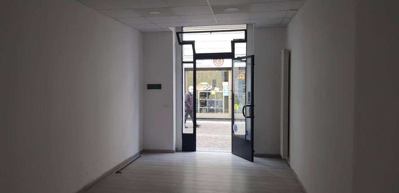Negozio in Via Matteotti 8, Melzo, {3} - Foto 1