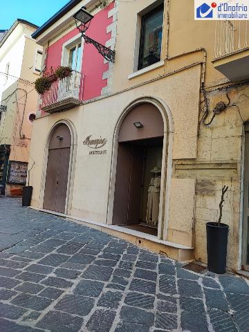 Geschäftsraum in Via Cannavina, Campobasso - Foto 1